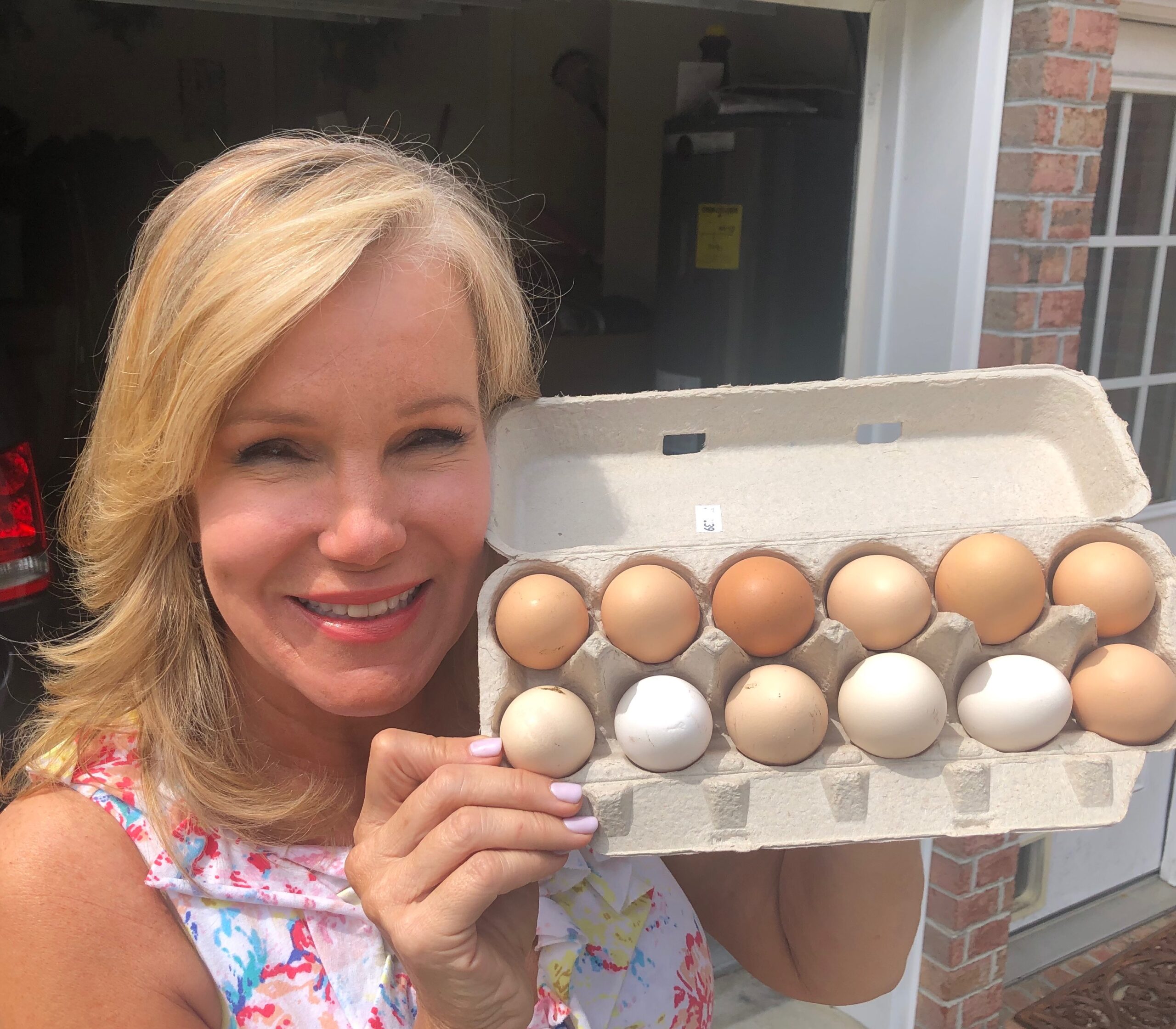 Lindy Ford Wellness and Nutrition with eggs